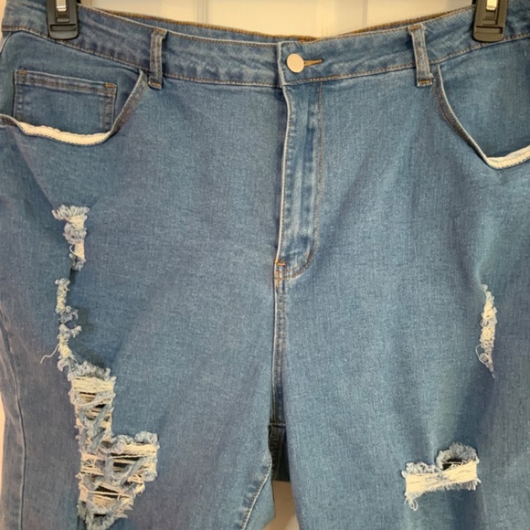 CAPRI DISTRESSED FRINGE JEANS PLUS SIZE 4X - Picture 6 of 9